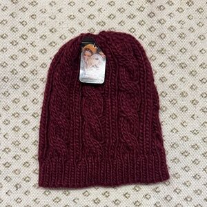 True North Cable Knit Beanie - Burgundy